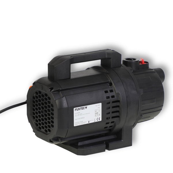 Fuxtec Gartenpumpe in Schwarz mit Tragegriff und Typenschild.