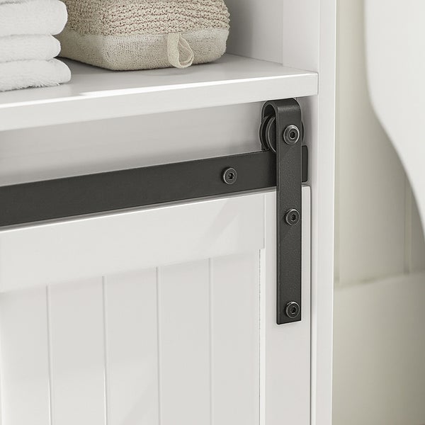 Detailaufnahme eines weißen Badezimmerschranks mit Schiebetür und schwarzer Schiene
