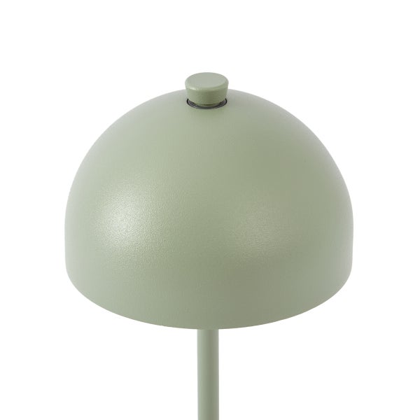 Grüner halbkugelförmiger Lampenschirm aus Metall mit einem Knopf an der Oberseite.