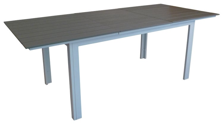 Tischplatte mit Pflanzzubehör und Gartengeräten