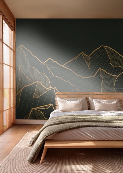 Schlafzimmer mit Wandtapete mit Bergmotiv und Holzbett