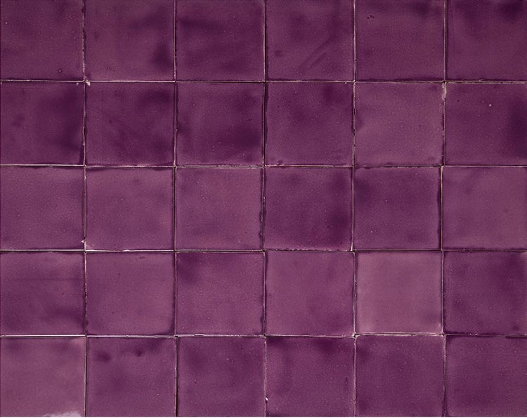 Quadratische Fliesen in einem Fliesenmuster