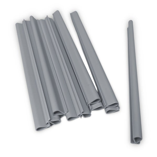 Mehrere graue Abdichtprofile für Bauprojekte
