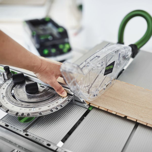 Festool Tischkreissäge im Einsatz mit Werkstück