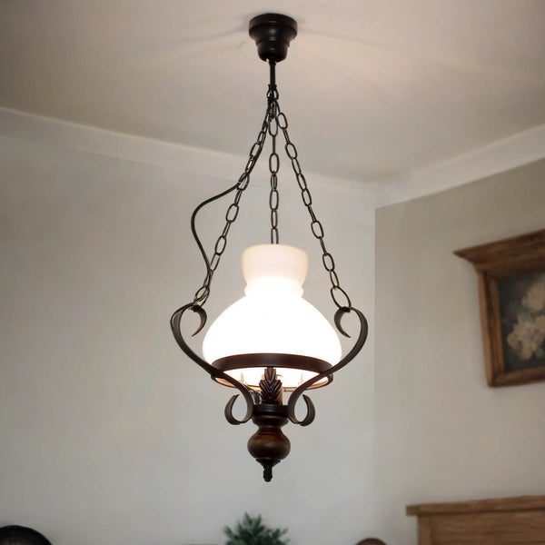 Hängelampe mit Kette und Glasschirm