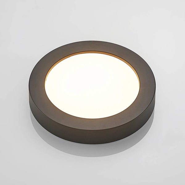 Runde LED-Deckenleuchte mit dunklem Rahmen und warmweißem Licht.
