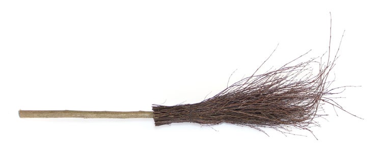 Reisigbesen aus Naturmaterialien
