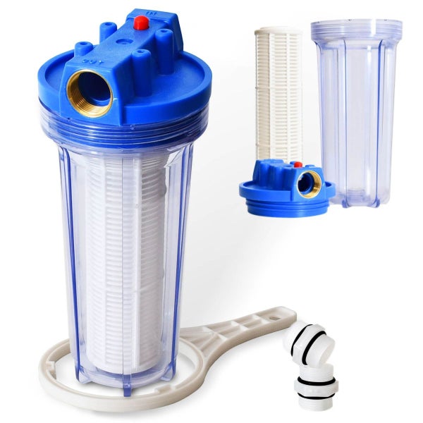 Wasserfilter Set mit transparentem Gehäuse, blauem Deckel, weißer Filterkartusche, Schlüssel und Anschlüssen.