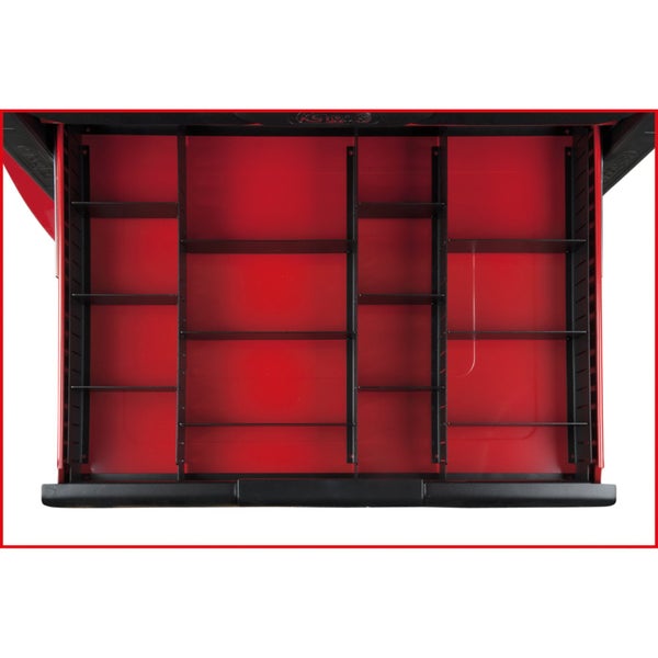 Offene Schublade eines Werkstattwagens mit Facheinteilung