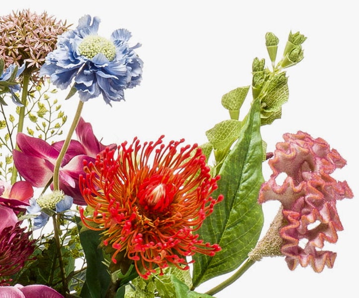 Künstlicher Blumenstrauß in einem Glasgefäß mit Dahlie, Orchideen, Strelizie und Rittersporn.