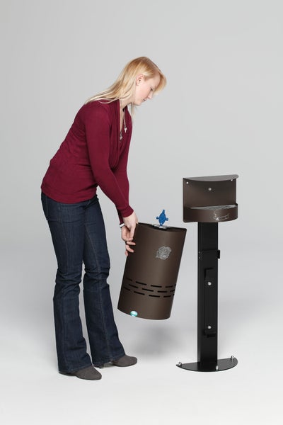 Doppeltor mit Ornamenten plus zwei Torpfosten