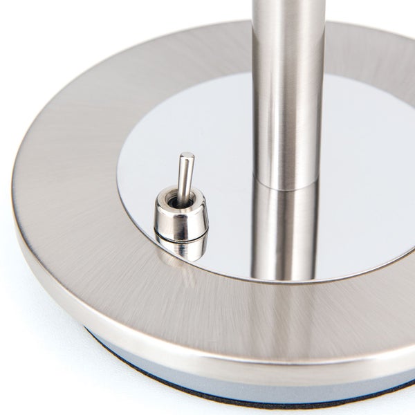 Detailaufnahme des Fußes einer Leuchte mit Schalter