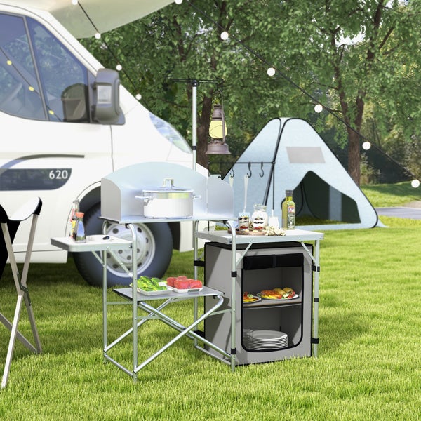 Outsunny Campingküche klappbar, Outdoor Küche mit UV-Schutz, Windschutz, Schränkfach, 3 Arbeitsplatten, Lichtständer, Aluminium, für Camping, Garten, Silber