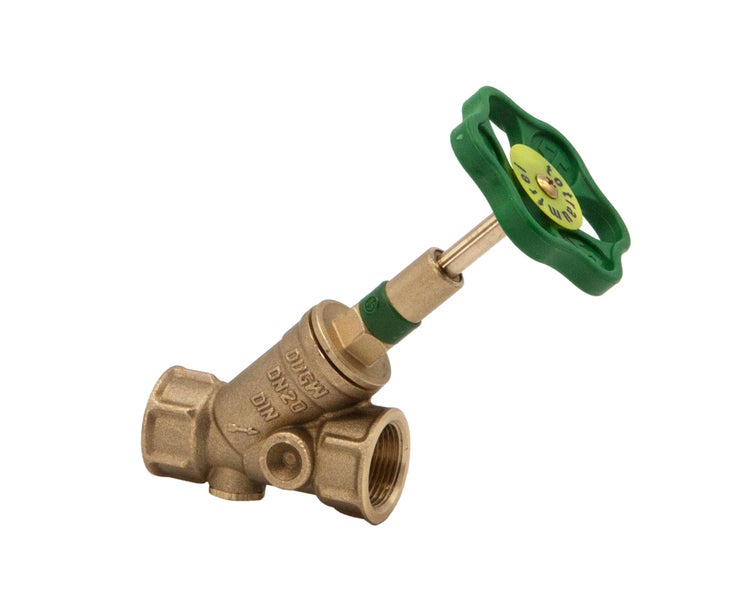 Schrägsitzventil aus Messing mit grünem Handrad, Nennweite DN20, DVGW zertifiziert für Trinkwasser.