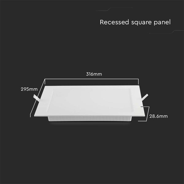 Quadratisches Einbaupanel mit den Maßen 316 x 295 x 28,6 Millimeter.