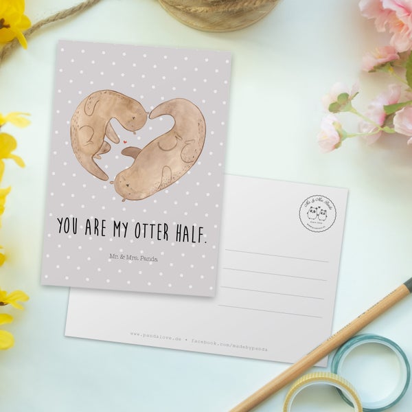 Mr. & Mrs. Panda Postkarte Otter Herz - Grau Pastell