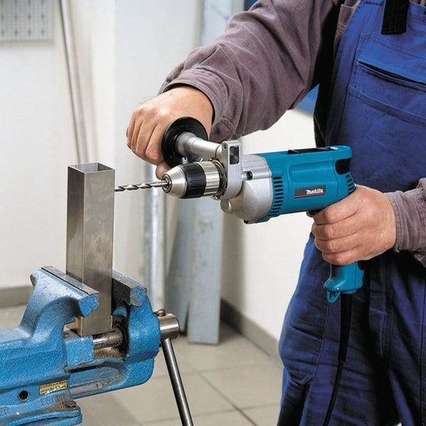Makita DP3003J Bohrmaschine 710 W im MAKPAC