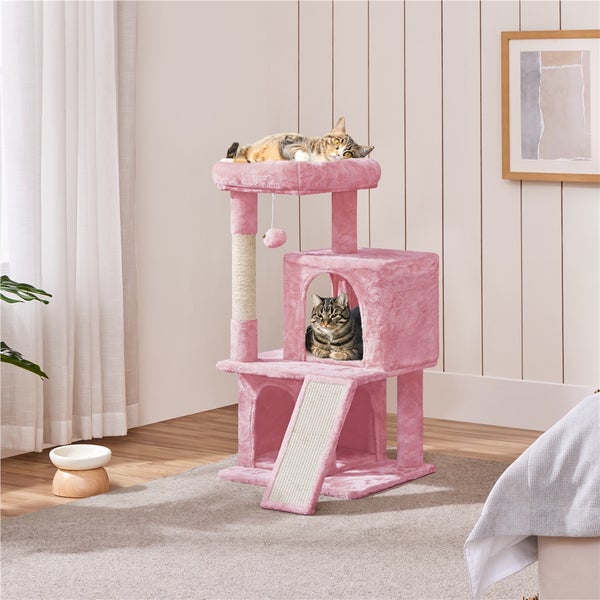 Katzenkratzbaum mit Liegeflächen, Katzenhaus und Kratzrampe im Wohnzimmer