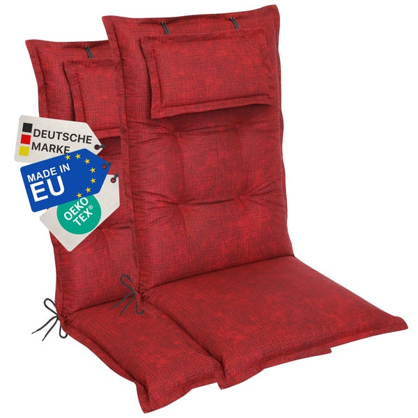 Zwei rote Stuhlkissen mit den Etiketten Deutsche Marke, Hergestellt in der EU und OEKO-TEX Standard 100