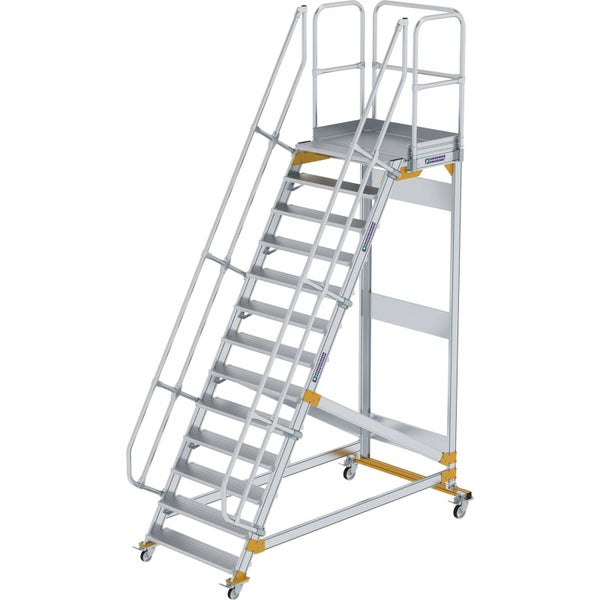 Mobile Plattformtreppe aus Aluminium mit 10 Stufen, beidseitigem Handlauf, Plattformgeländer und vier Lenkrollen.