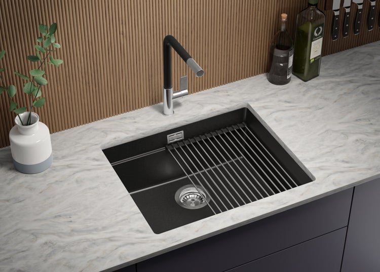 PRIMAGRAN Unterbauspüle Granit Alles Schwarz 56x47cm, Spülbecken 1 Becken + Ablauf-Set + Aufrollbare Abtropffläche, Granitspüle ab 60er Unterschrank - Praga