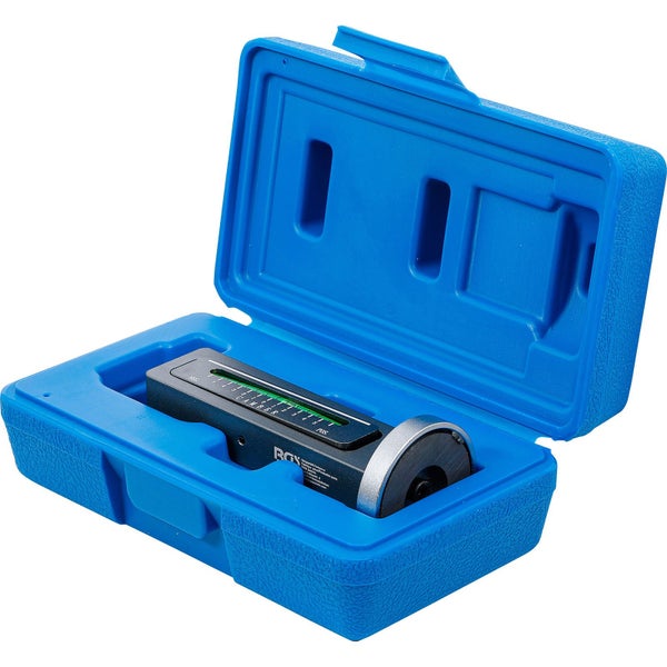 Radsturz-Messgerät im geöffneten blauen Koffer