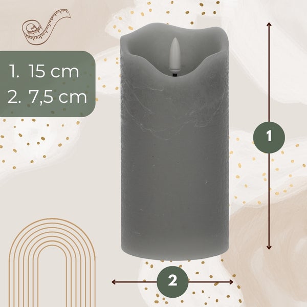 Dekorative LED-Kerze mit den Maßen 15 cm Höhe und 7,5 cm Durchmesser.