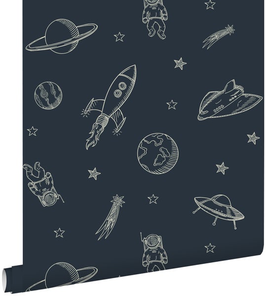 Tapete mit Weltraum-Motiv, inklusive Planeten, Sternen, Astronauten, Raketen und Ufos.