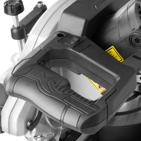 Griff einer Kapp- und Gehrungssäge mit Schalter