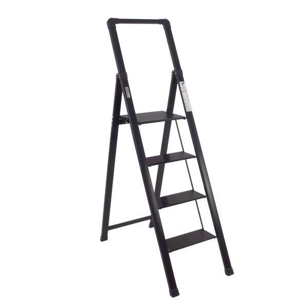 Schwarze Trittleiter mit vier Stufen