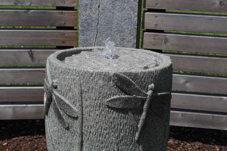 Gartenbrunnen Terrassenbrunnen FoDragonfly sandstein 34 x 40,7 cm Led 10882
