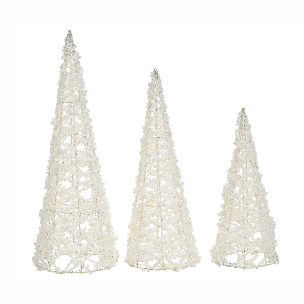 Drei dekorative Weihnachtsbäume aus Perlen in verschiedenen Größen