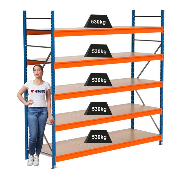 Lagerregal mit fünf Ebenen und einer Traglast von 530 Kilogramm pro Ebene.