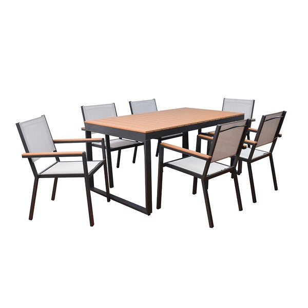 Gartenmöbel-Set mit einem rechteckigen Tisch in brauner Holzlatten-Optik und sechs grauen Gartenstühlen mit schwarzem Metallgestell.