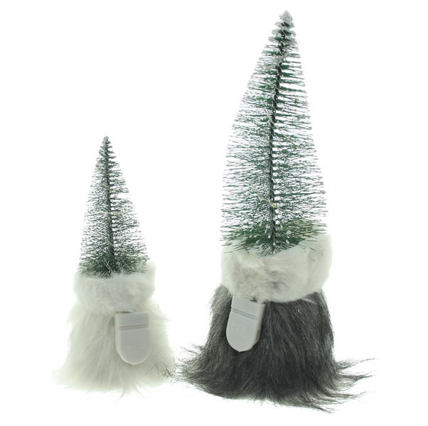 Zwei dekorative Weihnachtsbäume mit Fellimitat