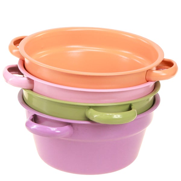 Stapel aus vier bunten Übertöpfen aus Metall