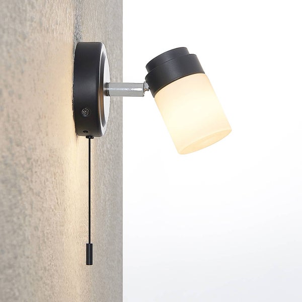 Wandleuchte mit Zugschalter für den Innenbereich