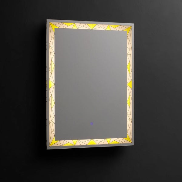 Rechteckiger LED-Badspiegel mit beleuchtetem geometrischem Rahmen und Touch-Sensor.