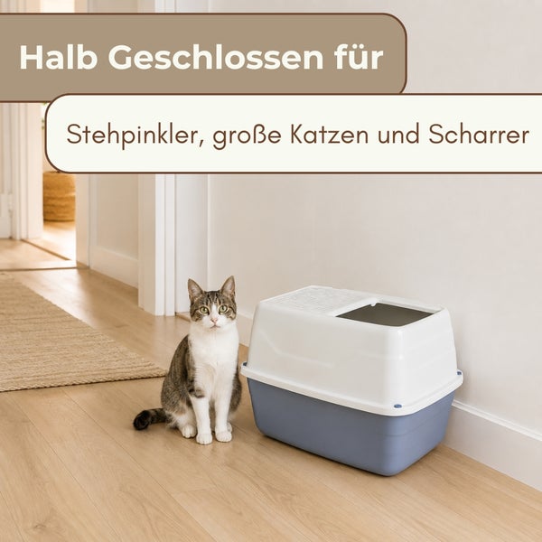 Halbgeschlossene Katzentoilette für Stehpinkler, große Katzen und Scharrer in hellem Raum auf Holzboden neben einer Katze.