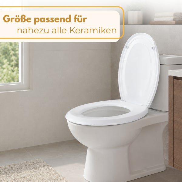 Weißer Toilettendeckel auf einem WC montiert, passend für fast alle handelsüblichen Keramiken.
