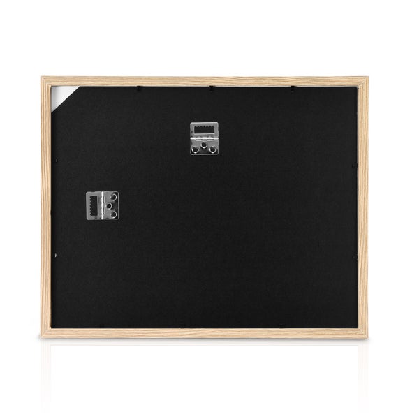 Rückseite eines Bilderrahmens mit Aufhängern