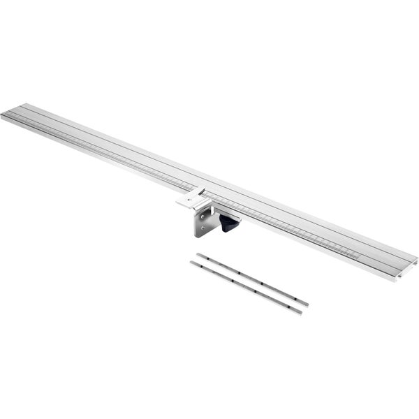 Gestreifter Sonnenschirm in Pagodenform mit gewelltem Rand und Metallstange für den Außenbereich.