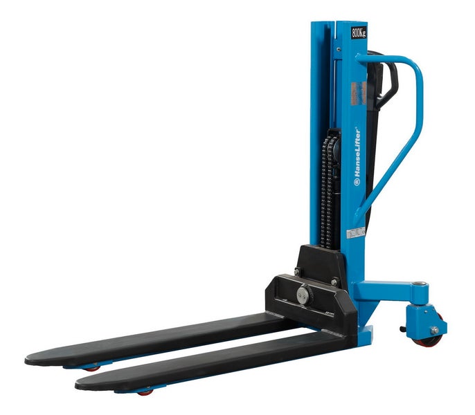 Manueller Gabelstapler mit einer Tragfähigkeit von 800 kg