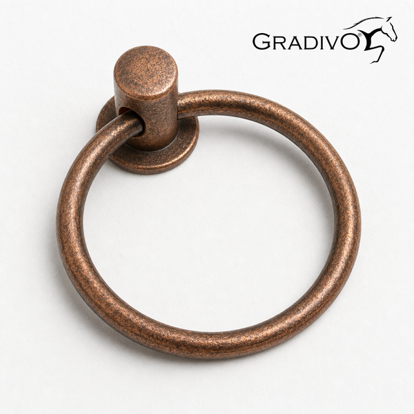 Ringgriff aus Metall in Antik-Optik für Möbel. Gradivo Logo.