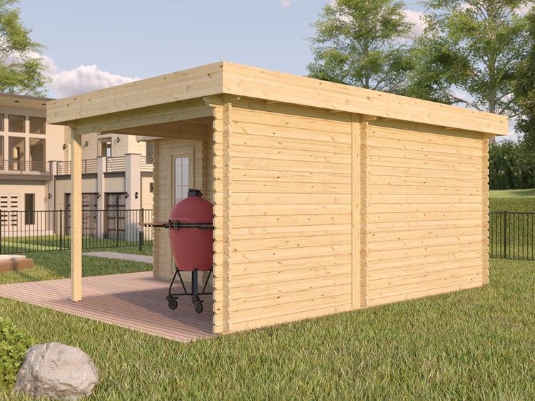 Gartenhaus aus hellem Holz mit Flachdach und integrierter Terrasse, auf der ein roter Grill steht.