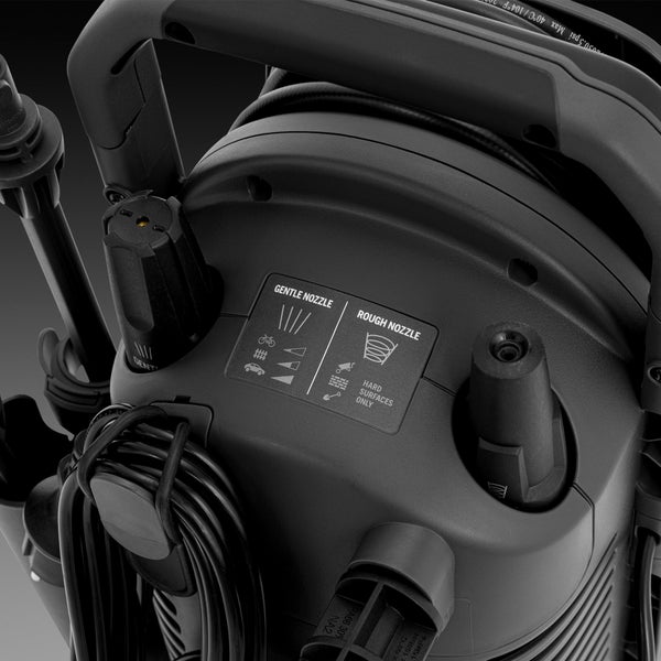 Detailansicht eines Hochdruckreinigers mit Düsen- und Oberflächeneinstellungen