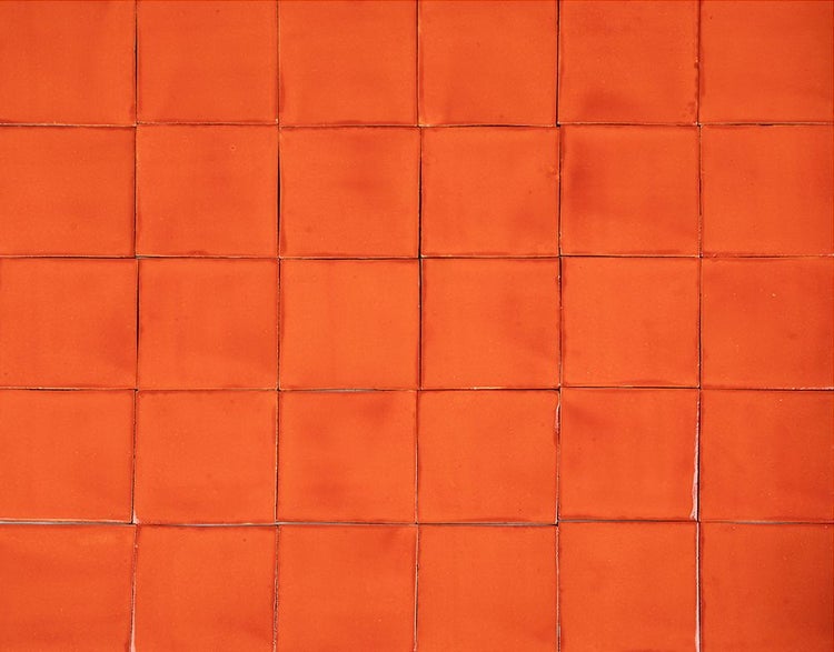 Fliesenmuster mit quadratischen Keramikfliesen