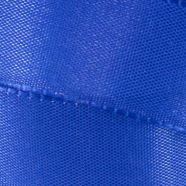 Nahaufnahme von blauem Gewebe mit Naht