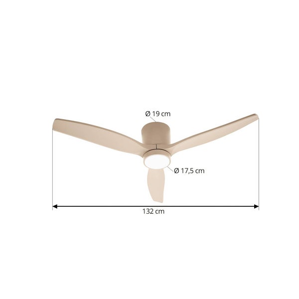 Beiger Deckenventilator mit Licht, drei Flügel, Durchmesser 132 Zentimeter, Gehäuse 19 Zentimeter, Leuchte 17,5 Zentimeter.