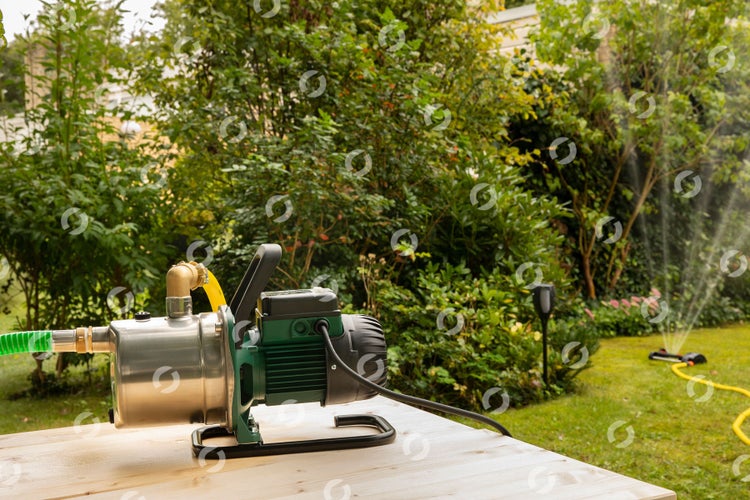 DAB GardenInox 82 M Gartenpumpe - 3.600 L/Std. - 850W - Förderhöhe 47m - Rostfreier Stahl - Inkl. Tragegriff - Bewässerungspumpe